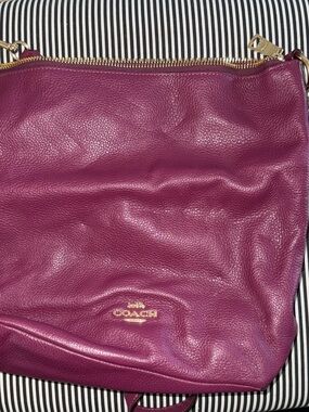 Coach Women's Pebbled Leather BEACHWOOD DUFFLE Shoulder Bag in PLUM 🩷
